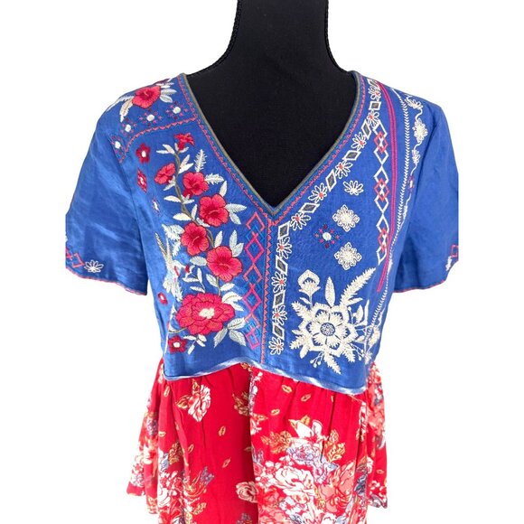 John Mark Women Chambray Blue Red Floral Embroidered Linen Cottage Peasant Top M - Picture 2 of 9